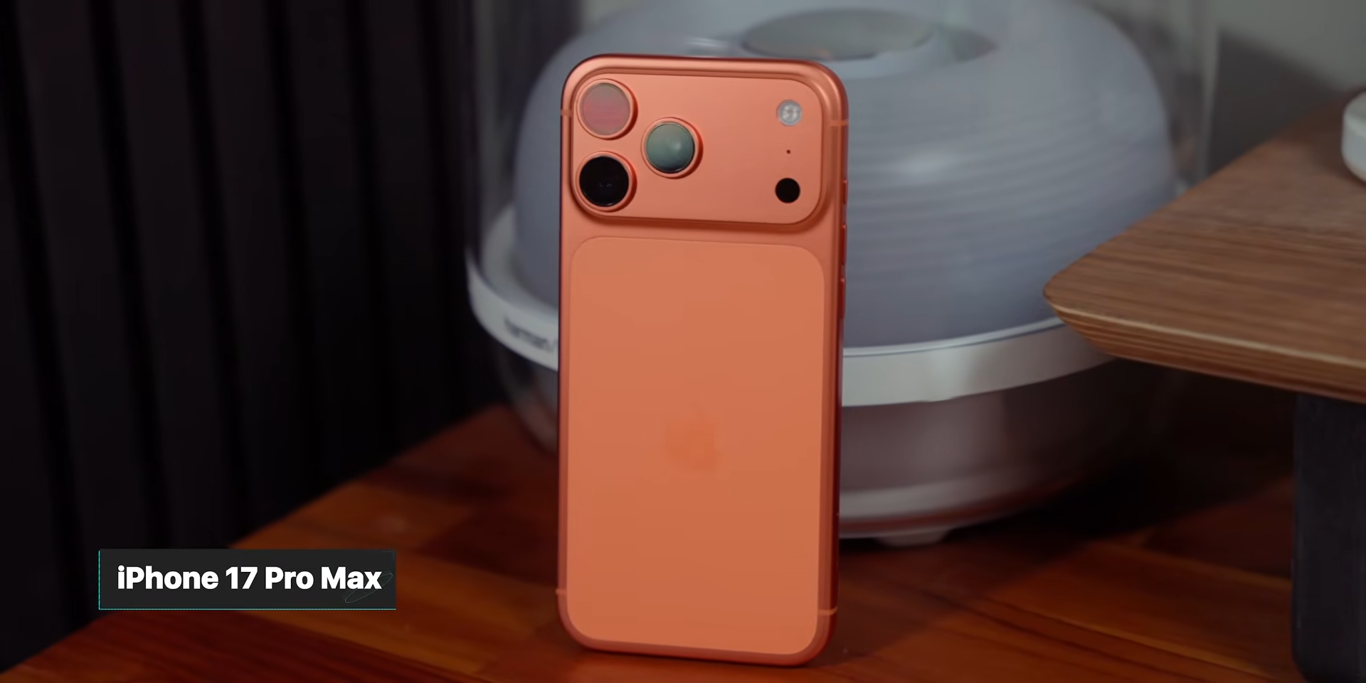 iPhone 17 Pro Max masuk nominasi, tapi best iPhone 2025 justru jatuh ke varian regular