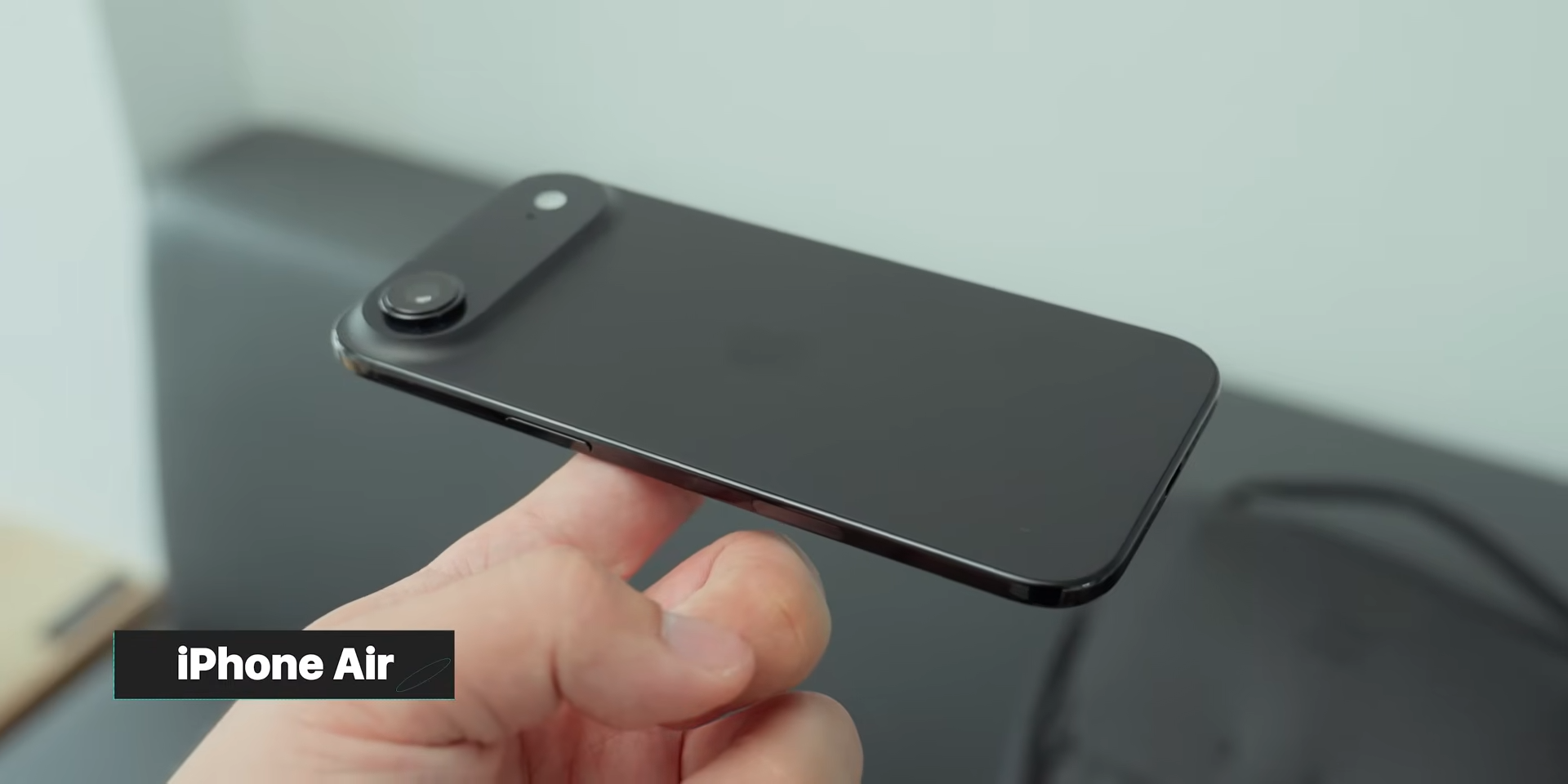 iPhone Air tipis dan ringan, tapi bukan pilihan terbaik untuk value di kelasnya