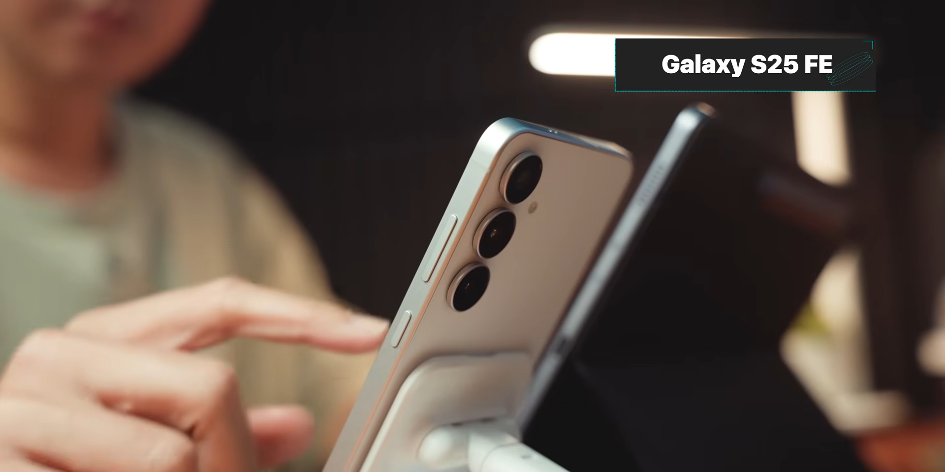 Galaxy S25 FE menawarkan entry point ke ekosistem Samsung S-series di harga ini