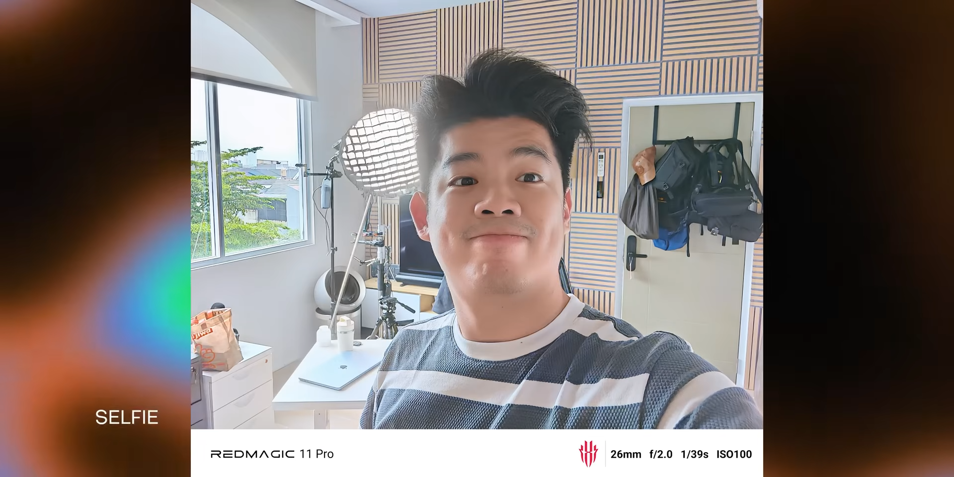 Hasil foto selfie under-display camera RedMagic 11 Pro di studio dengan pencahayaan buatan