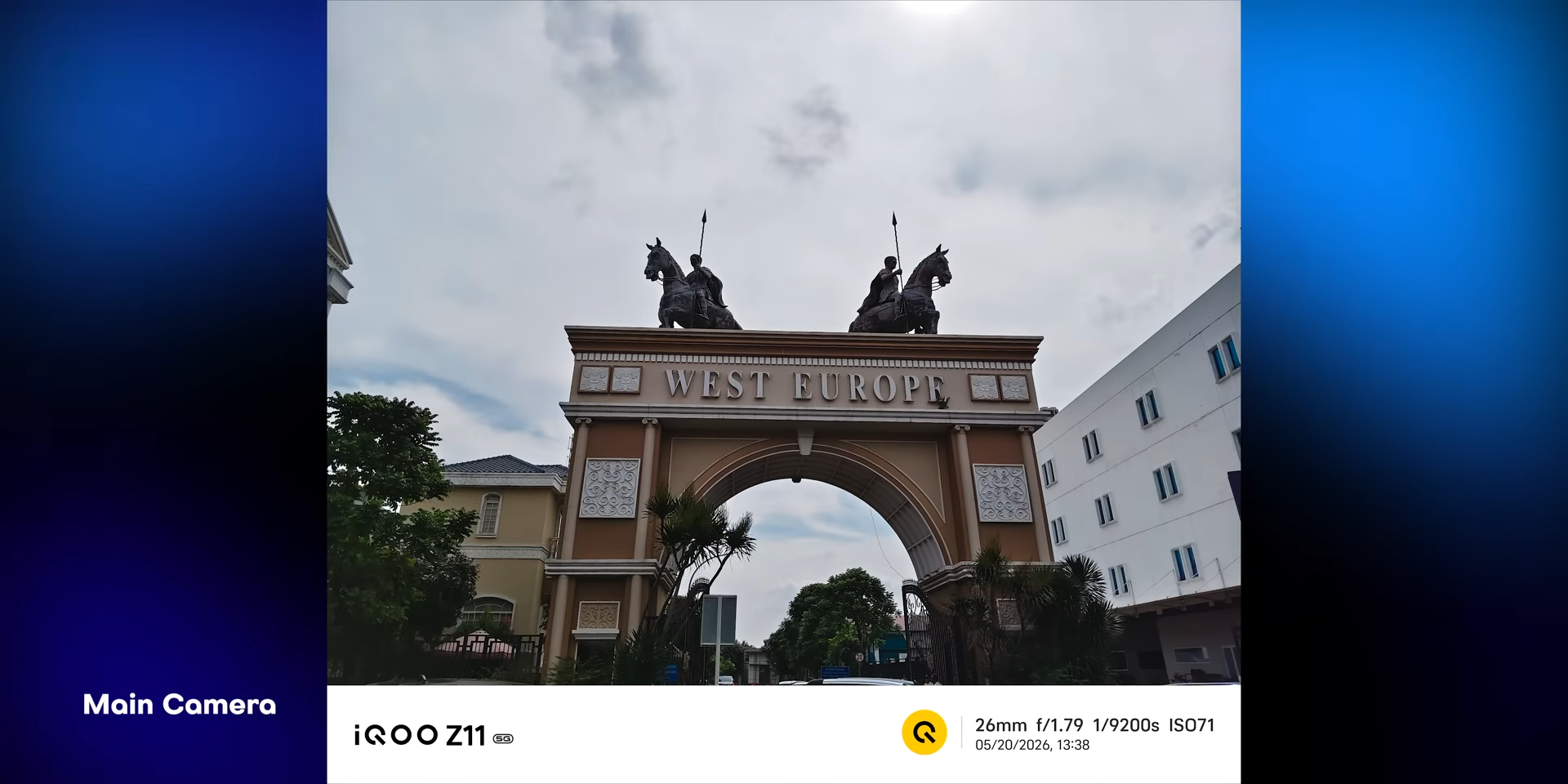 Hasil foto gerbang West Europe dengan main camera iQOO Z11 5G 26mm