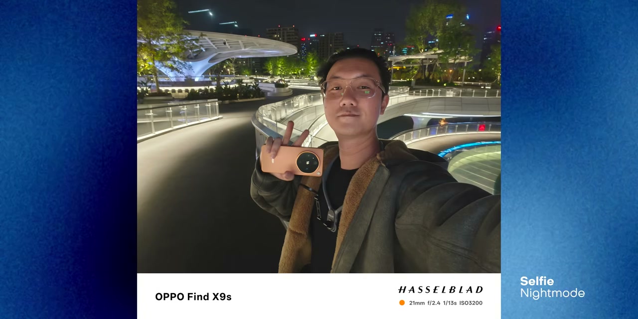 Hasil selfie night mode OPPO Find X9s dengan latar kota malam yang tetap terang
