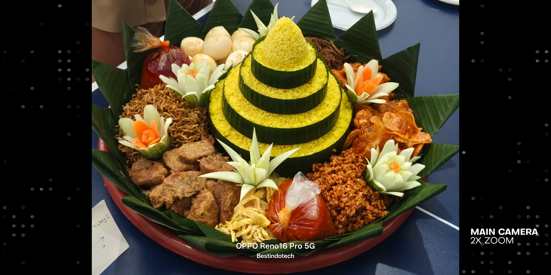Foto nasi tumpeng dengan main camera 2x zoom OPPO Reno16 Pro 5G