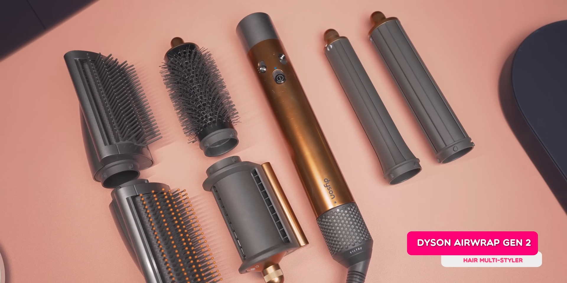 Dyson Airwrap Gen 2 yang dipakai untuk menata rambut