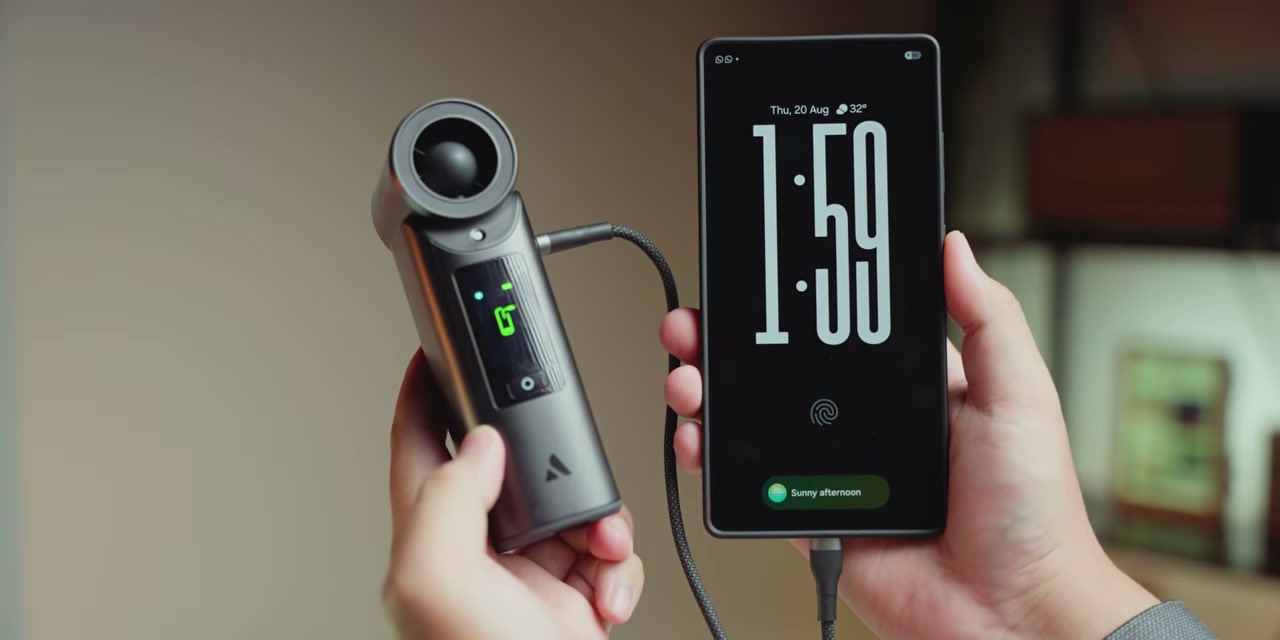 Aecooly ColdAir Ultra mengisi daya smartphone dengan kabel USB-C