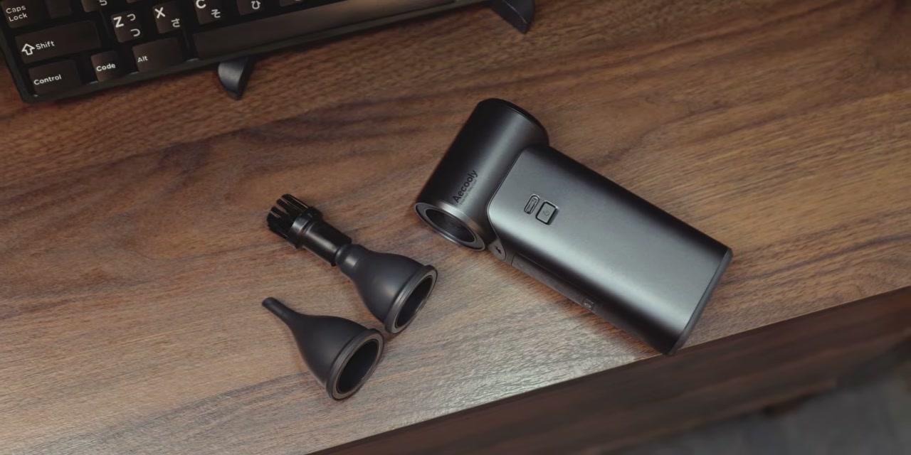 Aecooly ColdAir Ultra dengan dua aksesori blower nozzle