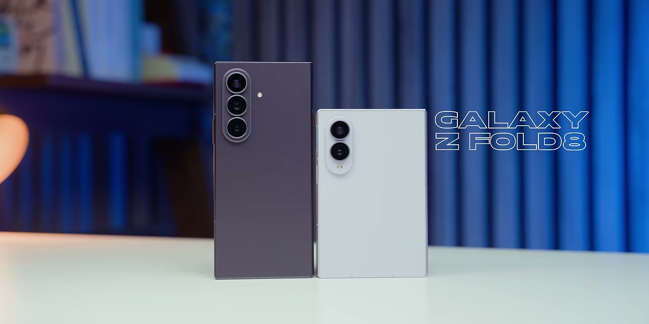 Dua perangkat foldable Samsung Galaxy Z Fold8 Ultra dengan Z Fold8