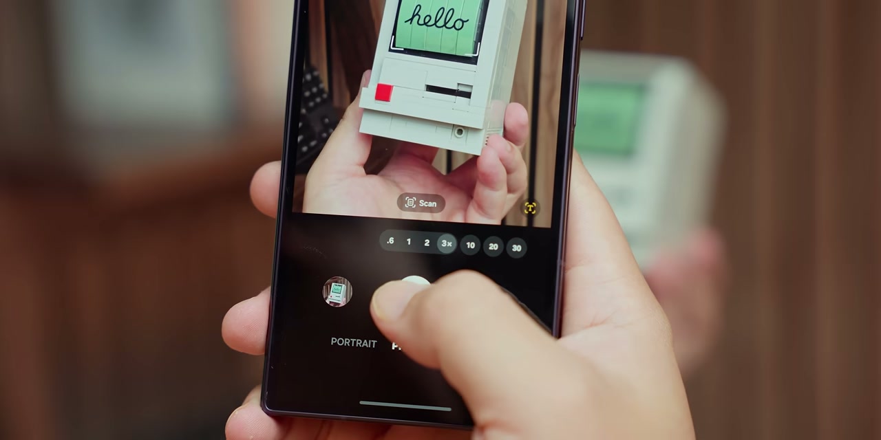 Antarmuka kamera Samsung Z Fold 8 dengan opsi zoom dan mode scan