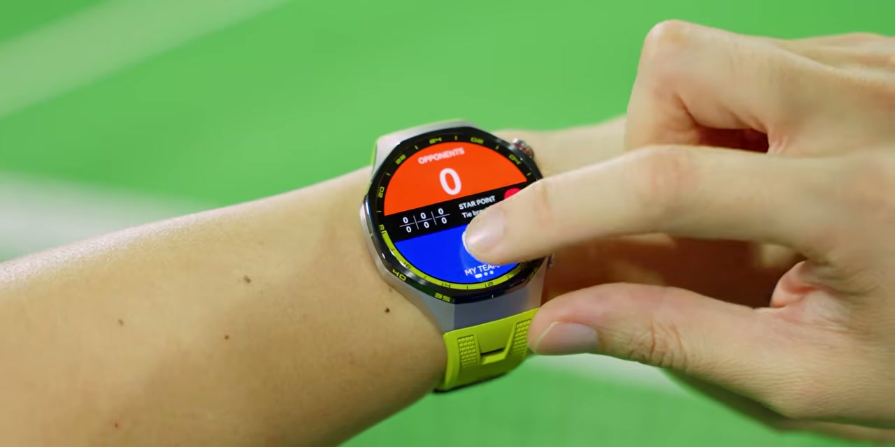 HUAWEI Watch GT 7 Pro melacak skor pertandingan padel